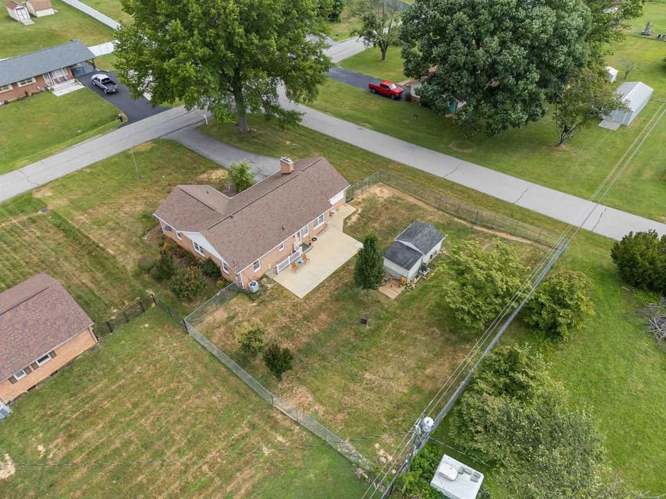 195 Ash Drive, photo 6 of 40