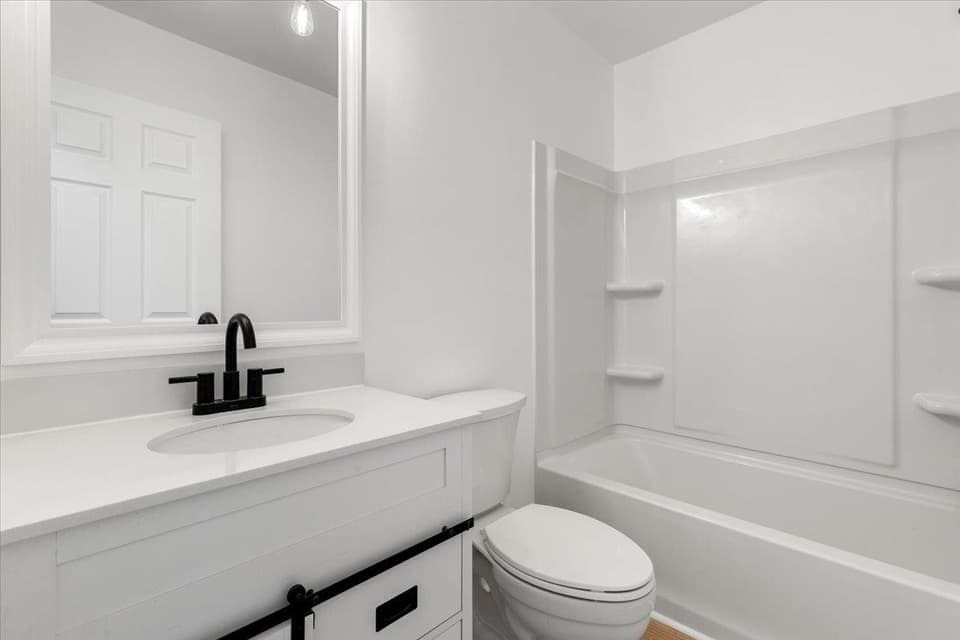 2435 Glade Drive SE, photo 18 of 40