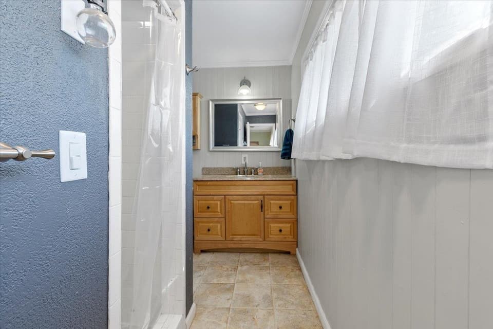 300 Tomahawk Drive, photo 39 of 40