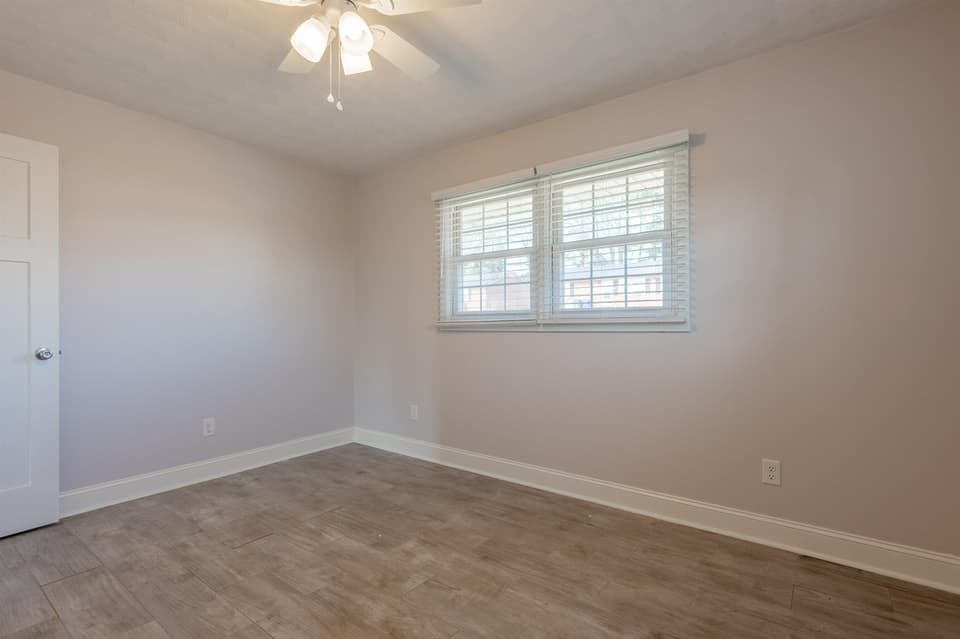 230 Montgomery Street NE, photo 31 of 40