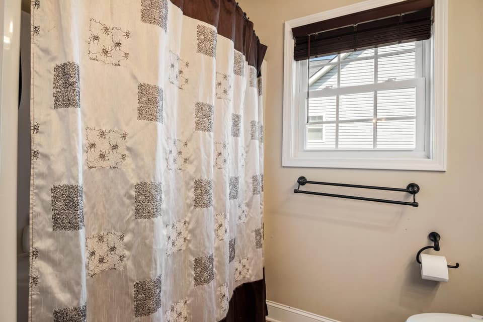 60 Florence Drive, photo 15 of 40