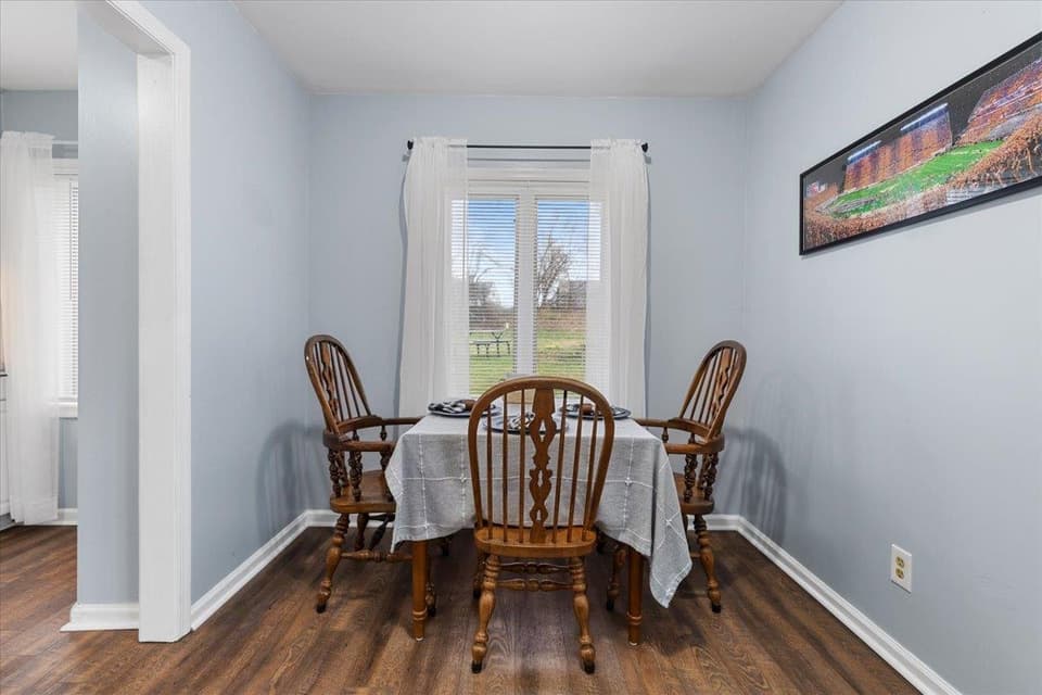 229 Lester Place, photo 10 of 40