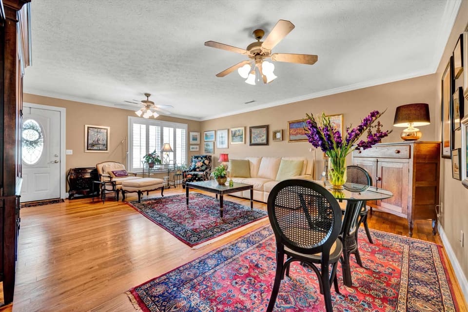 416 Miller Street, photo 5 of 40