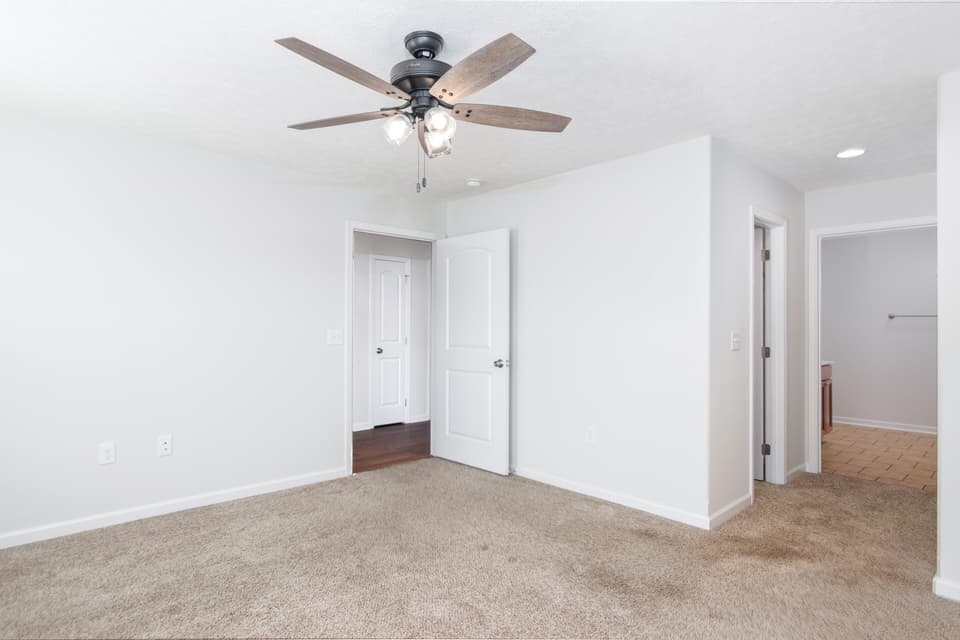 2050 Glade Drive SE, photo 20 of 34