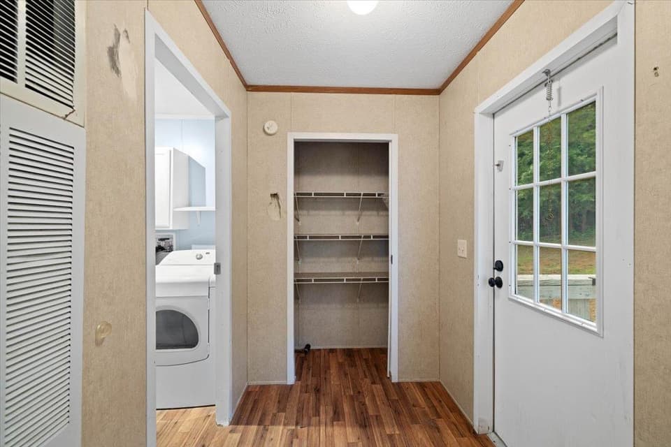 655 Peachtree Hill, photo 9 of 33