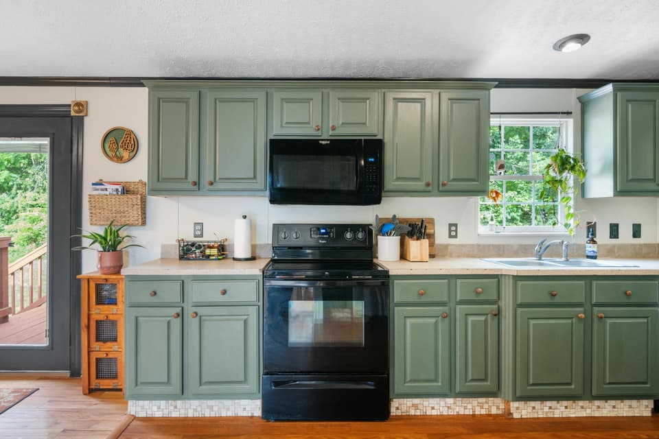 678 Peachtree Hill, photo 17 of 40