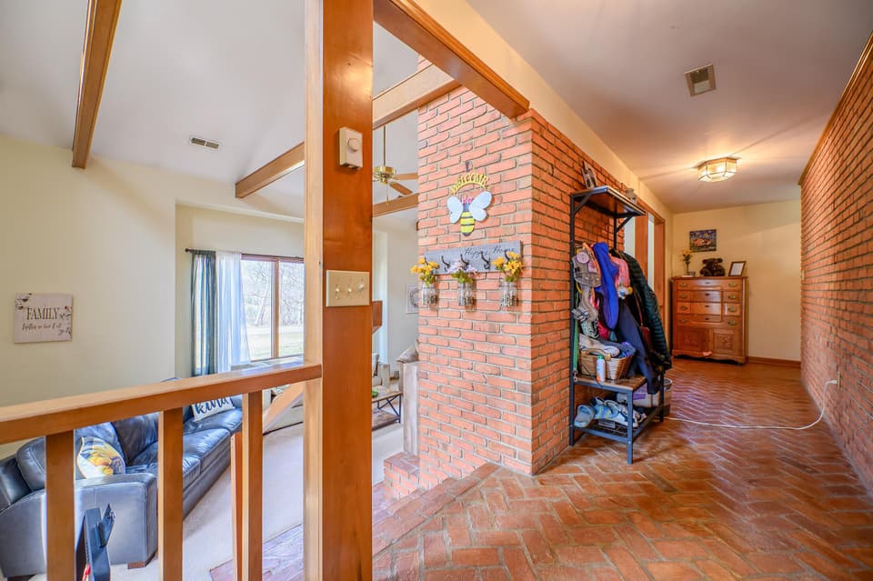 1138 Round Meadow Drive, photo 12 of 40
