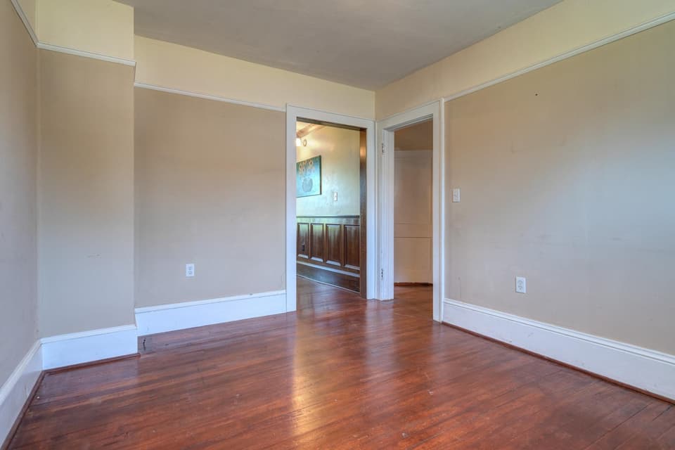 110 Lester Street, photo 25 of 40