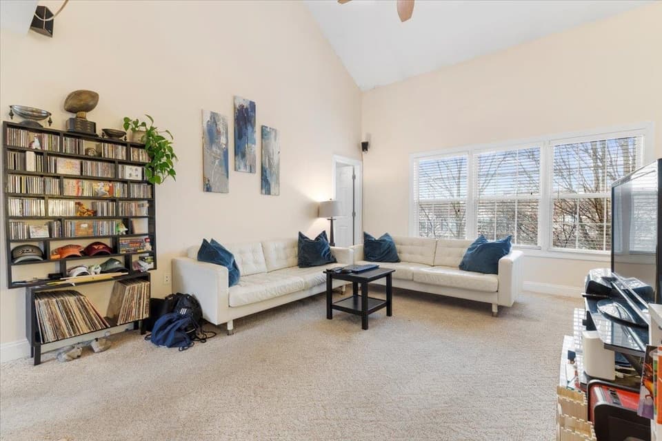 450 Tall Oak Boulevard, photo 8 of 40