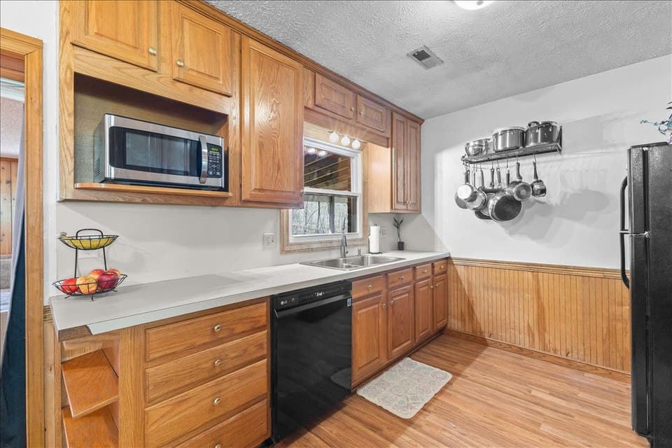 310 Overland Drive, photo 13 of 37