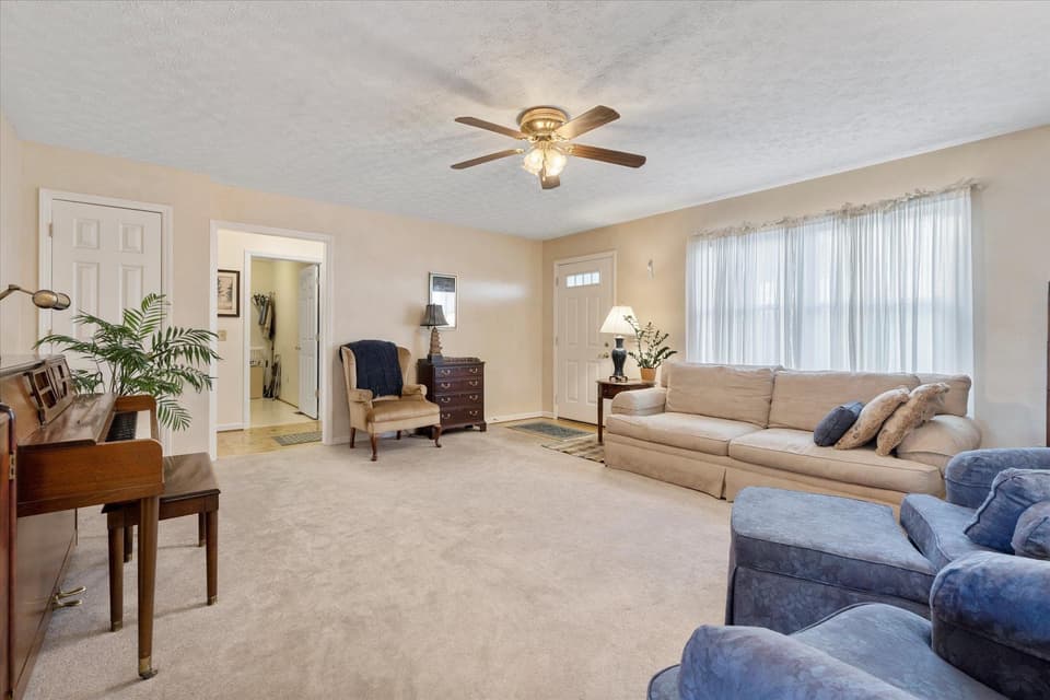 10 Belmont Drive, photo 6 of 40