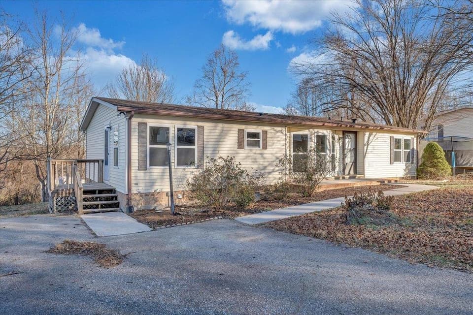 1670 Blair Street, photo 38 of 40