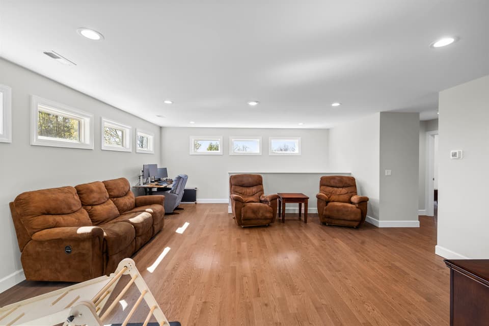 620 Stone Street, photo 10 of 34