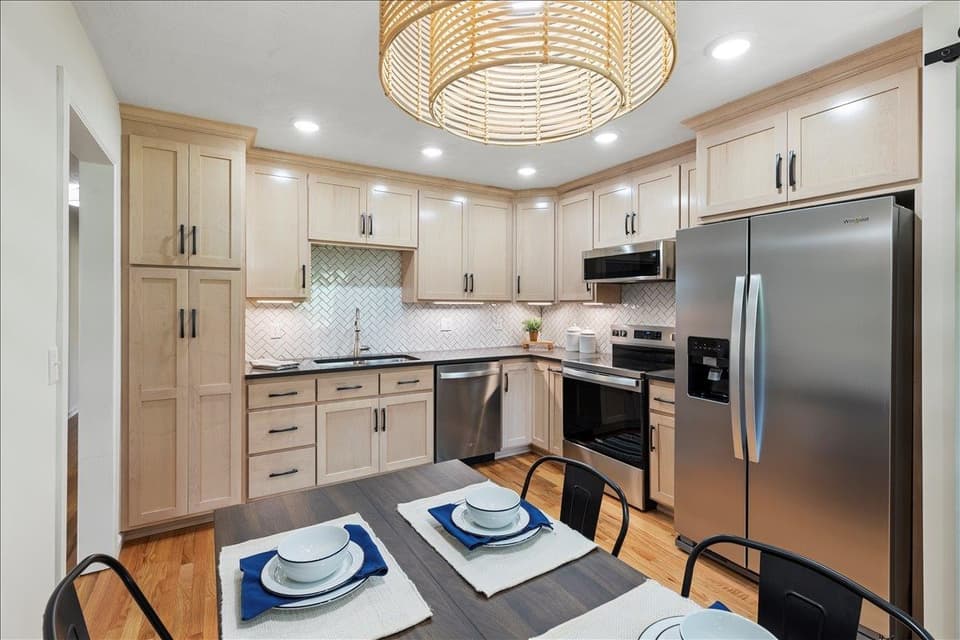490 Sunnyside Lane NE, photo 13 of 39