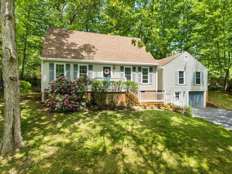1290 Sherwood Drive, photo 2 of 40