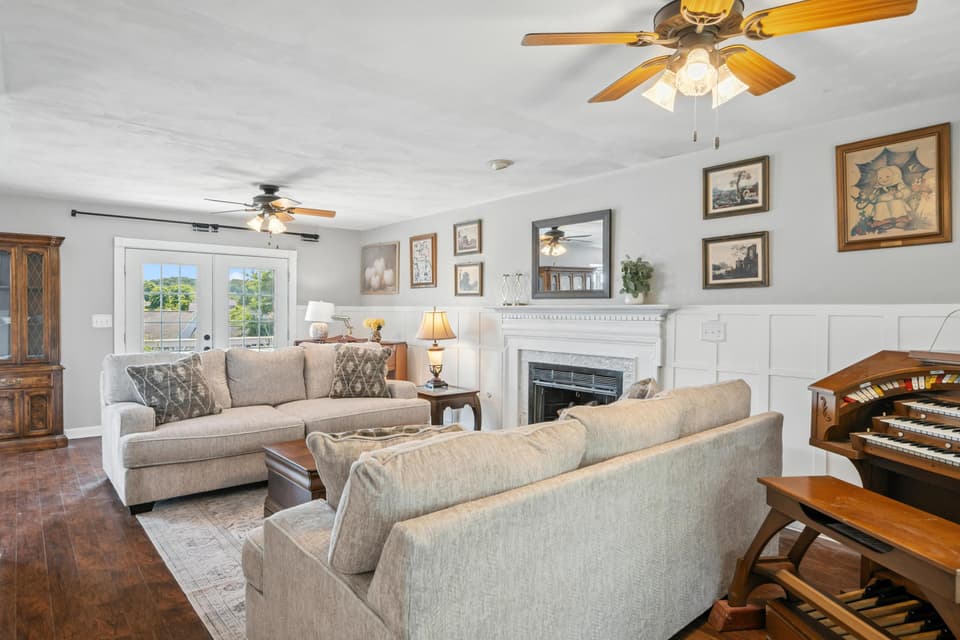 50 Sapphire Avenue, photo 7 of 39