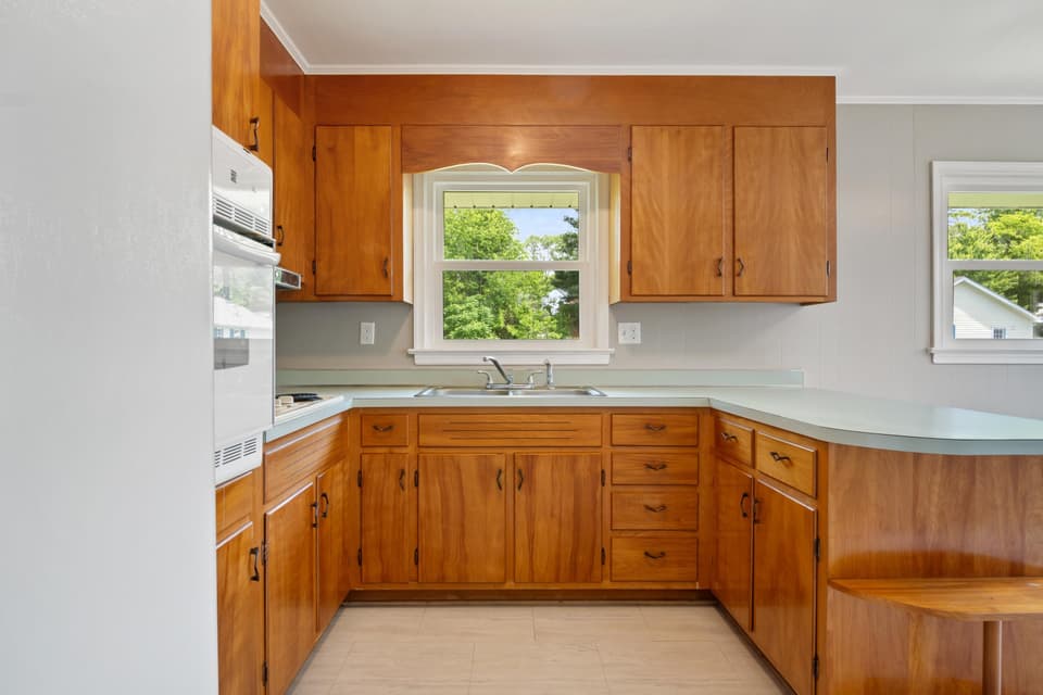 660 Colhoun Street, photo 8 of 35
