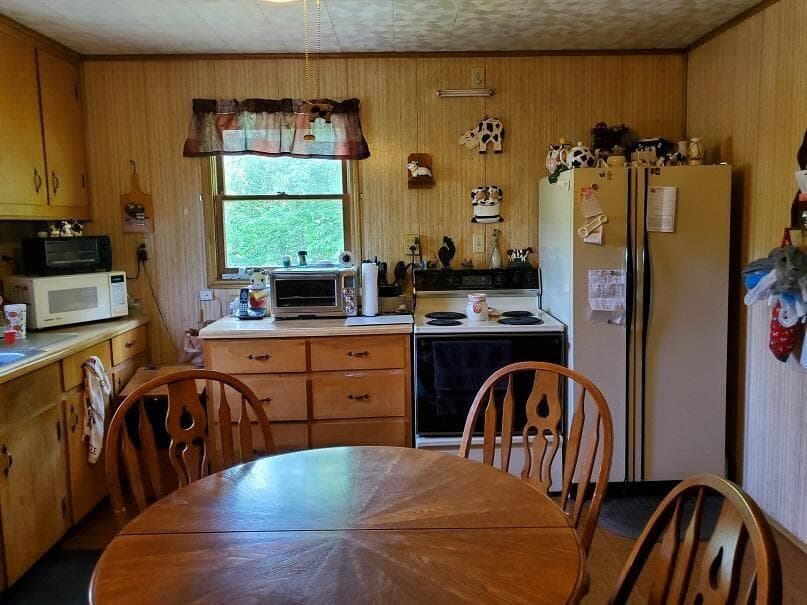 955 Logenberry Ln, photo 10 of 14