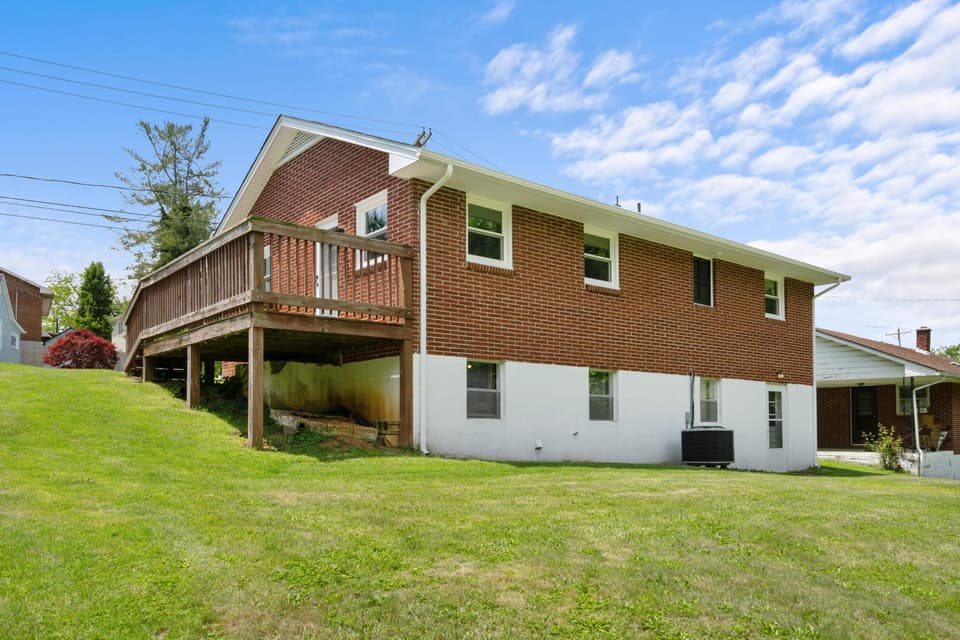 660 Colhoun Street, photo 32 of 35