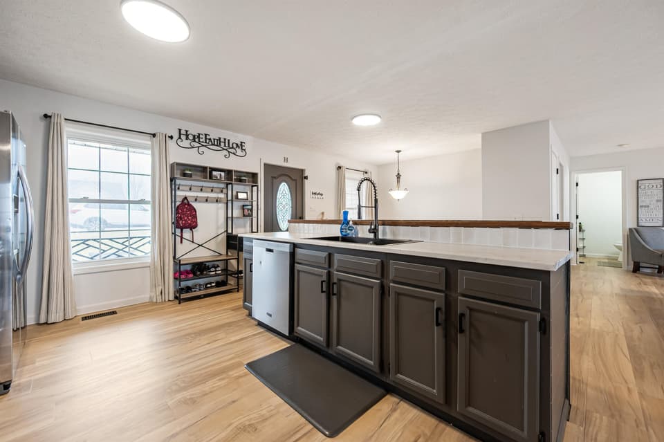 50 Woodridge Drive, photo 10 of 40