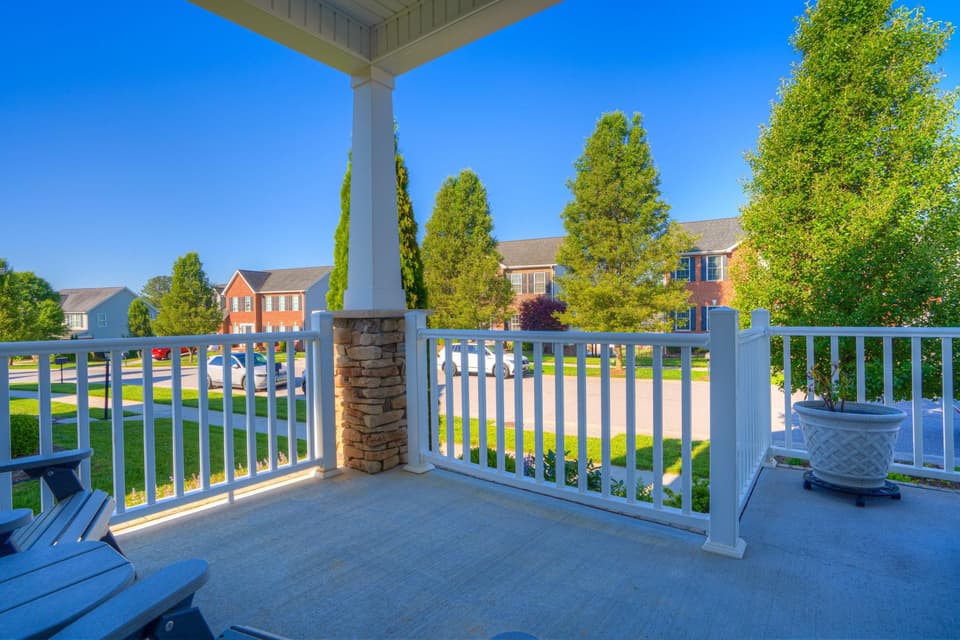 150 Roudabush Drive, photo 4 of 34
