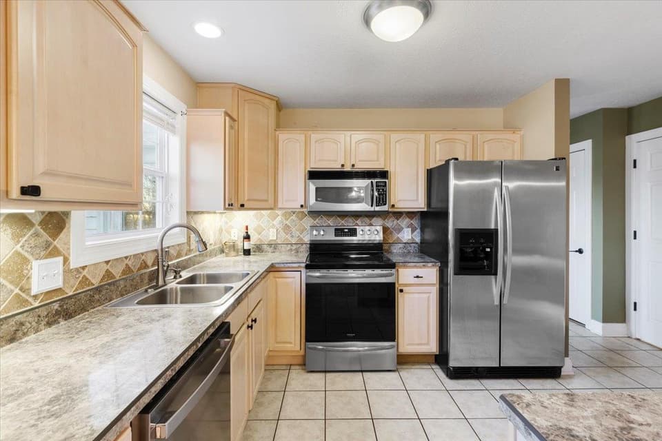 250 Barkwood Street, photo 29 of 40