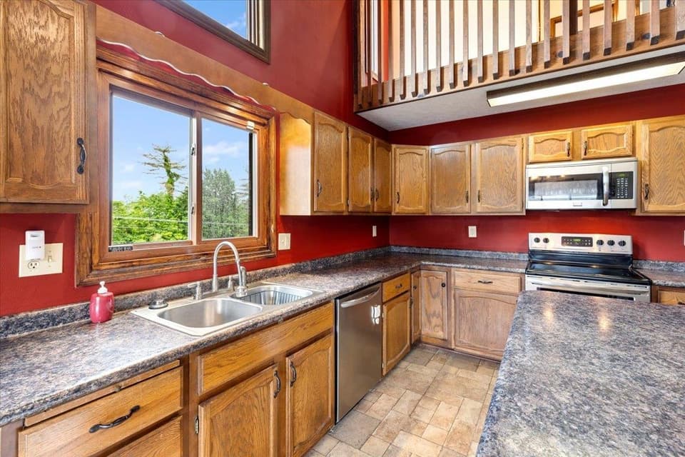 285 Briarwood Drive SW, photo 17 of 40