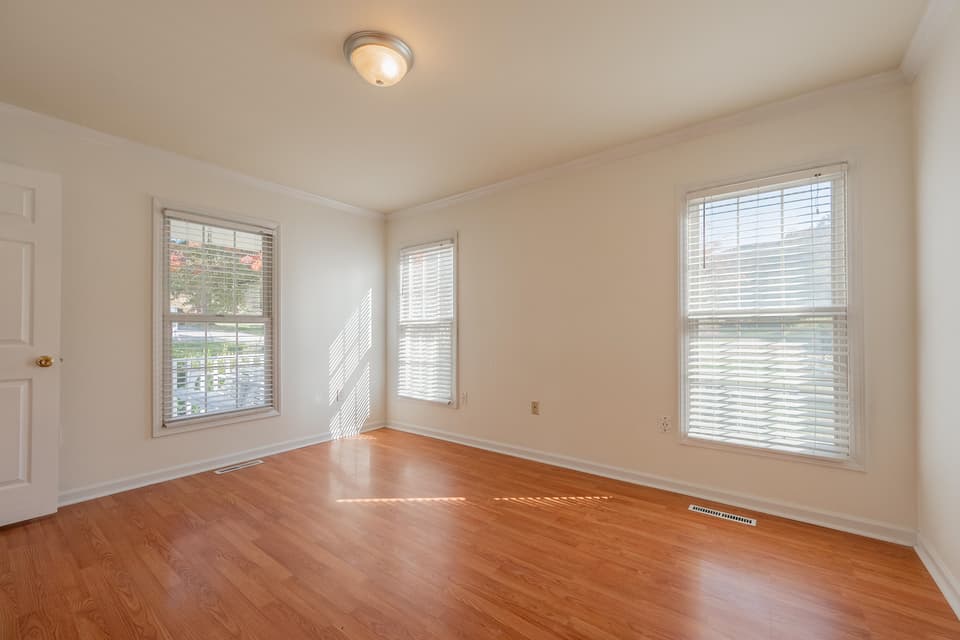 497 Canterbury Street SW, photo 17 of 40