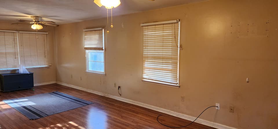 1370 Roanoke Street, photo 4 of 24