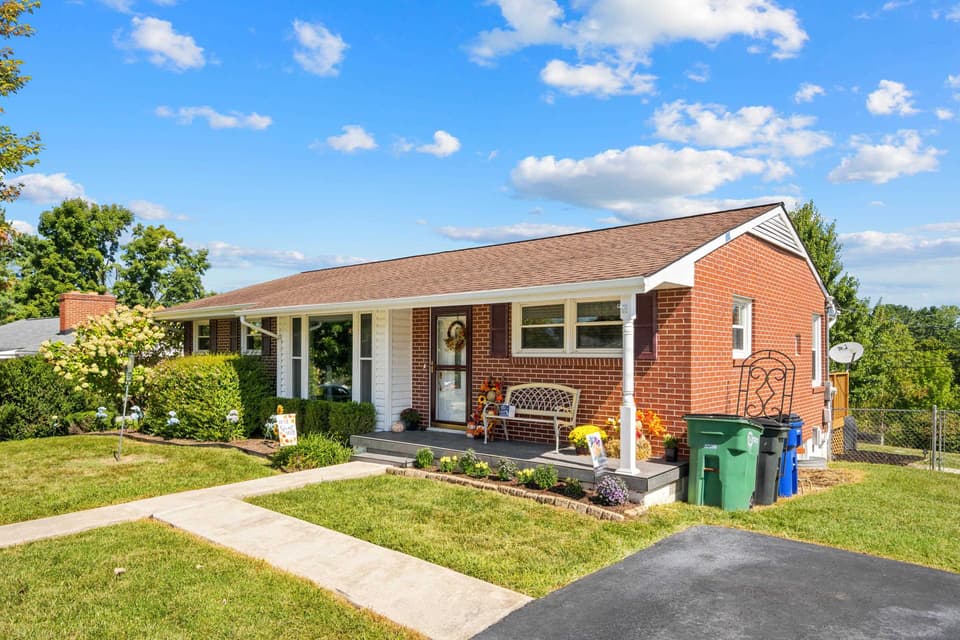 106 Roseland Drive, photo 28 of 39