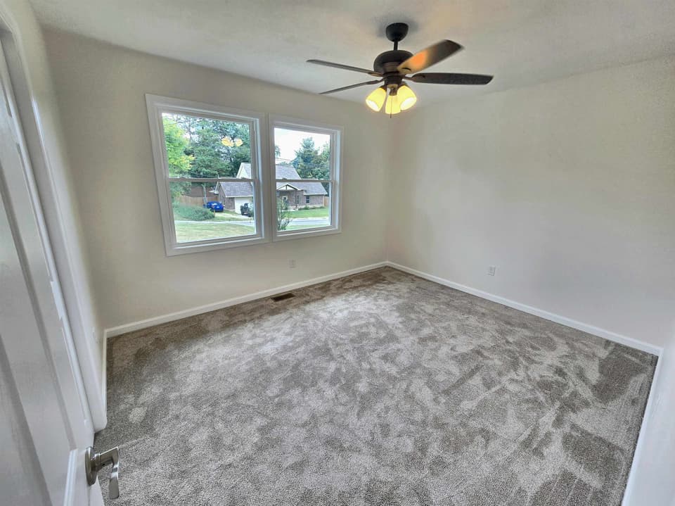1260 King Street, photo 16 of 29