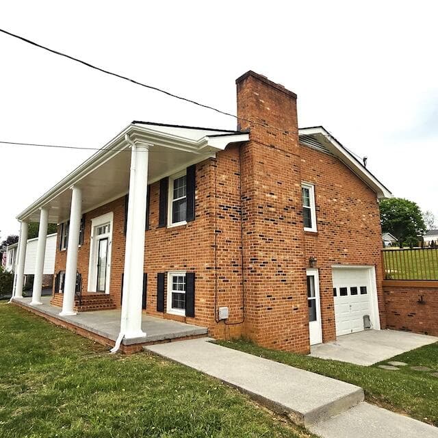 290 Briarwood Drive, photo 6 of 32