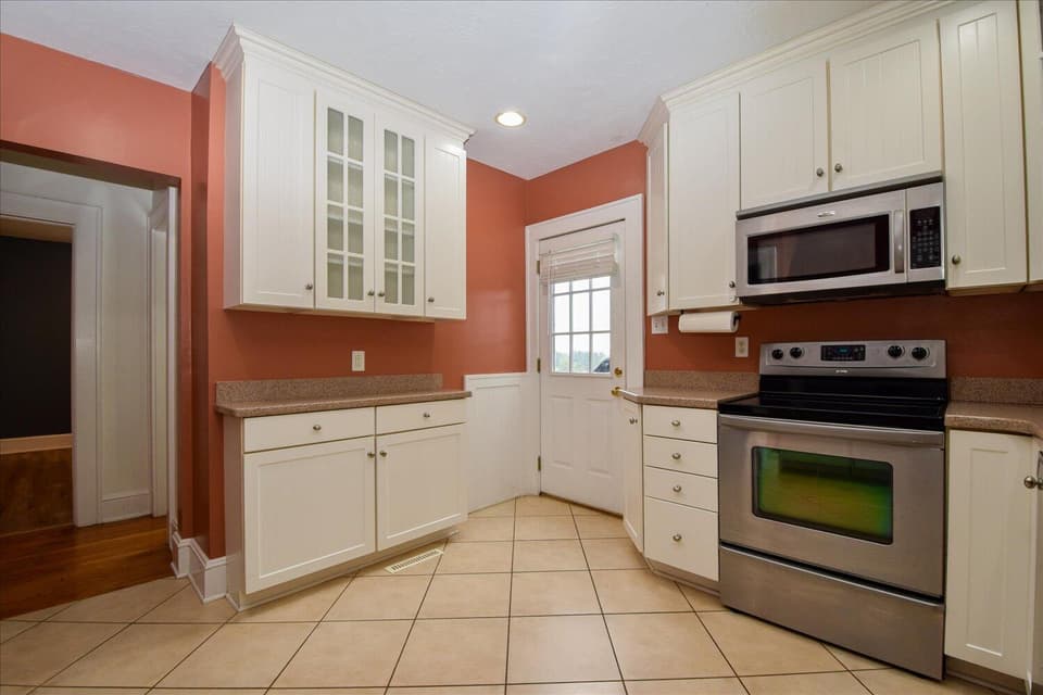 306 S Franklin St, photo 9 of 40