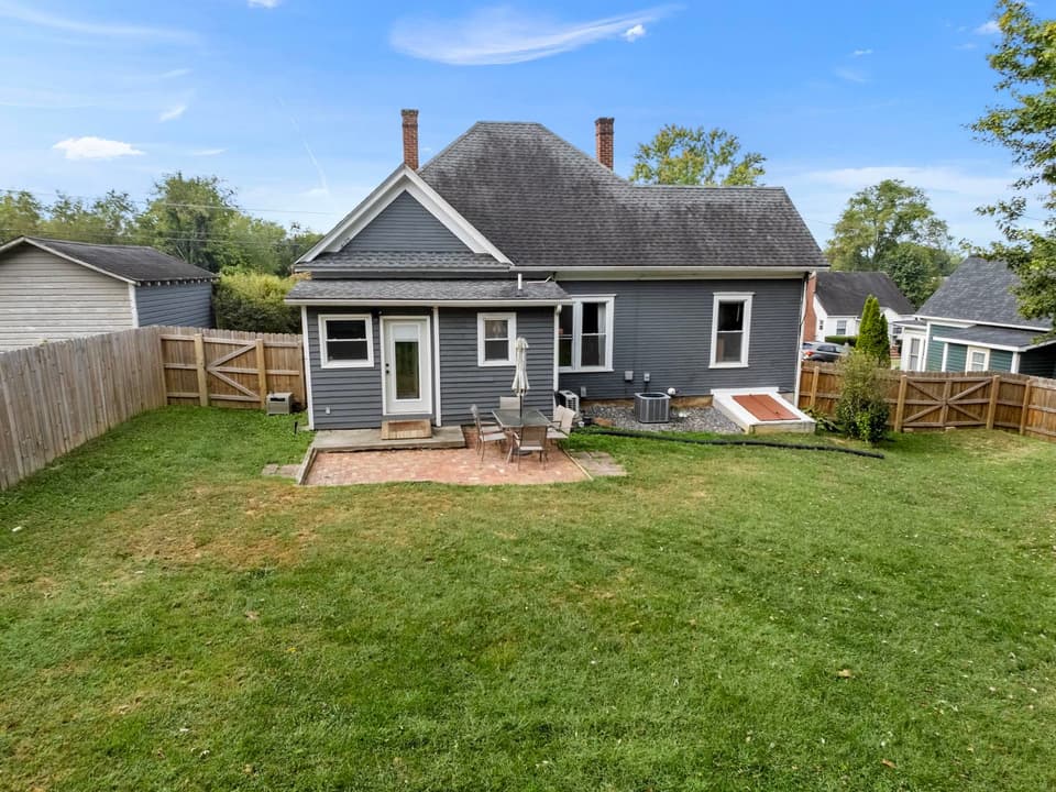 930 Harless Street, photo 10 of 40
