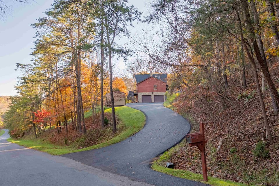 3212 Eaglebrook Road, photo 6 of 40