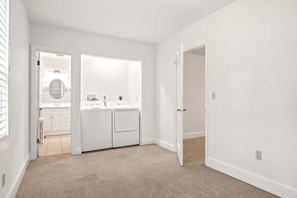 660 W Main Street, photo 38 of 40