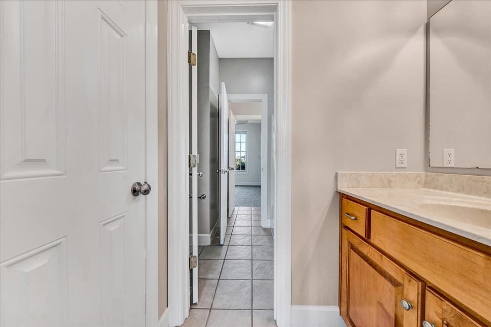 2075 Lake Vista Dr, photo 29 of 38