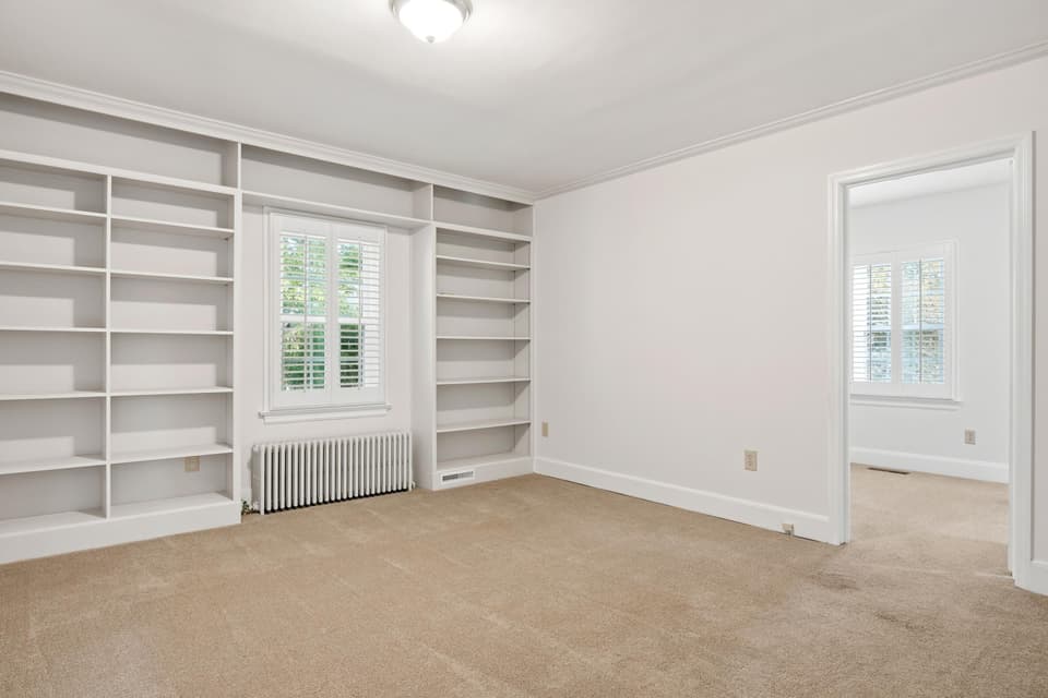 660 W Main Street, photo 35 of 40
