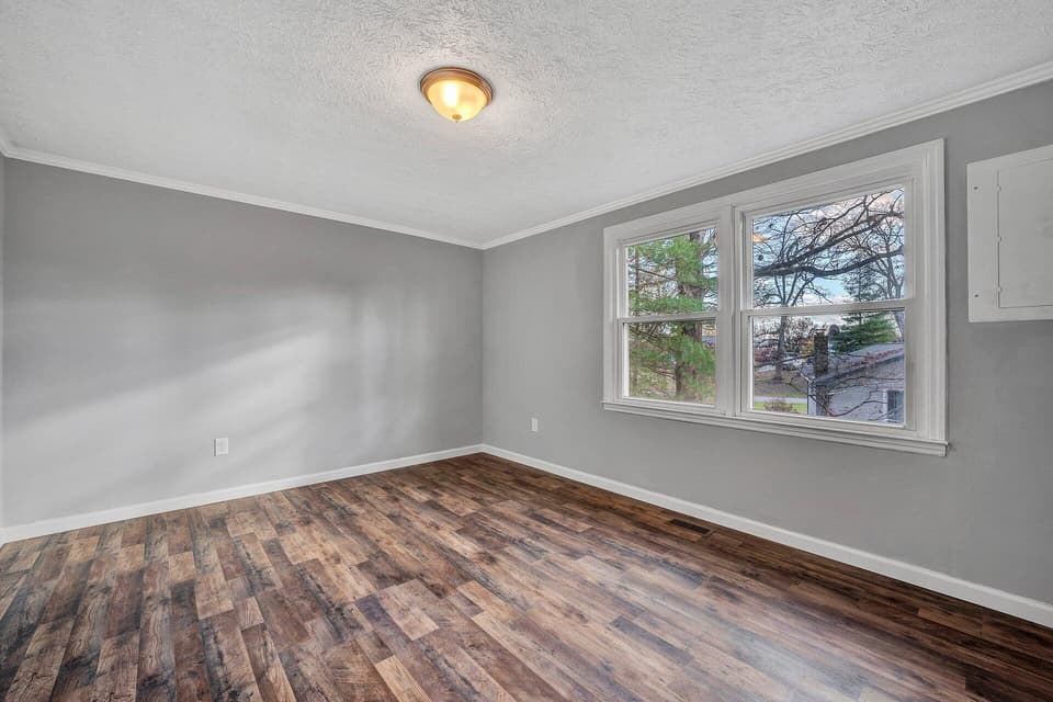 115 Thelma Lane, photo 9 of 29