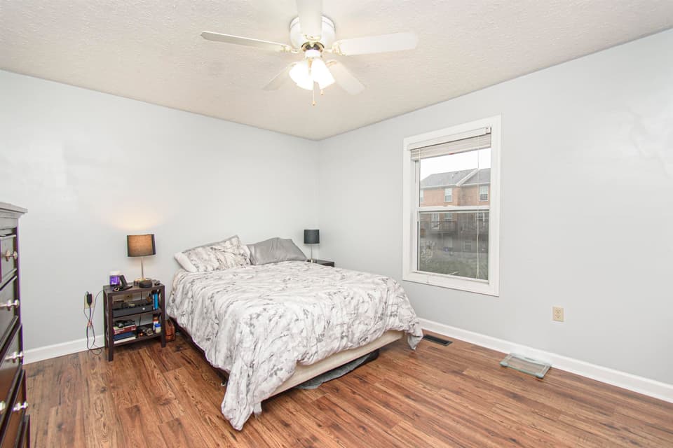 595 Tarrytown Road, photo 23 of 33