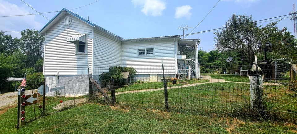2369 Peppers Ferry Road NW, photo 4 of 34