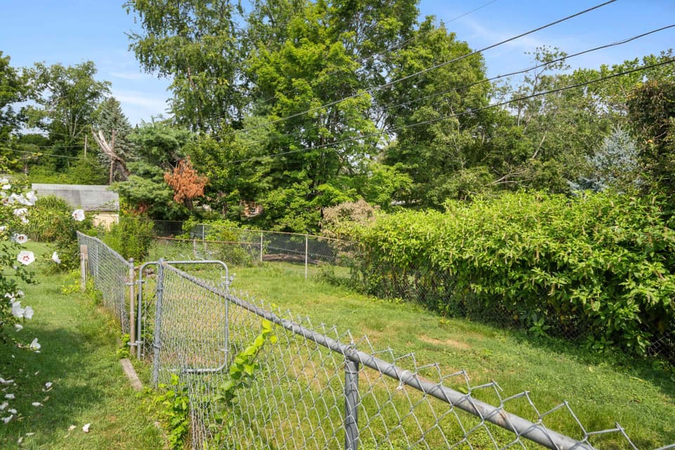 105 Wades Lane, photo 40 of 40