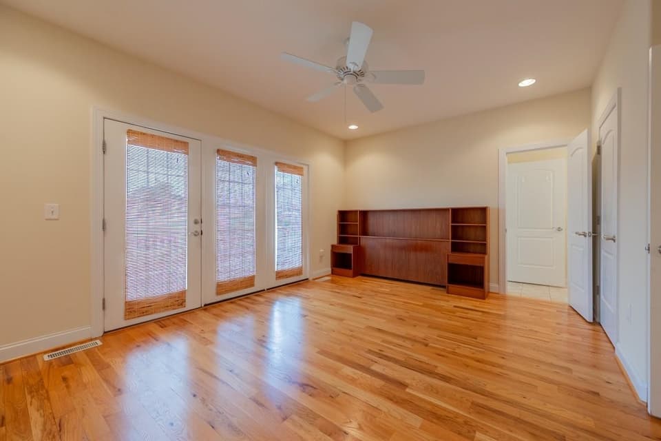 90 Phoenix Boulevard, photo 23 of 40
