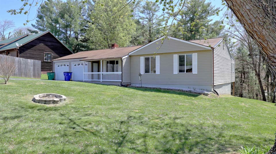 1055 Scott Street, photo 3 of 36