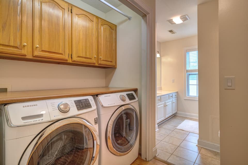 250 Silver Leaf Drive, photo 11 of 40