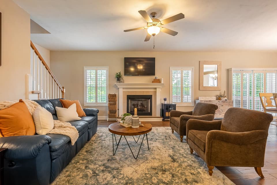 1136 Crosscreek Drive, photo 13 of 40
