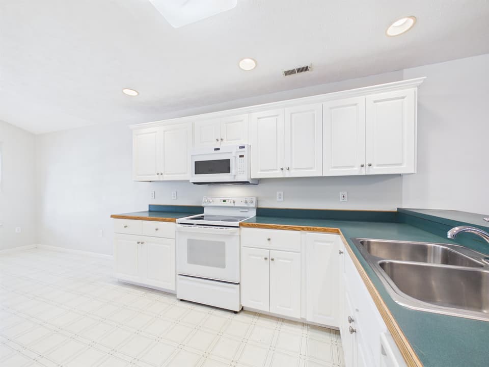 218 Wheatland Court, photo 9 of 29