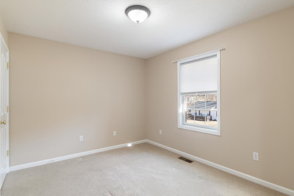 835 College Street, photo 17 of 33