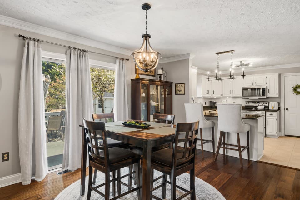 450 Tower Road, photo 16 of 40