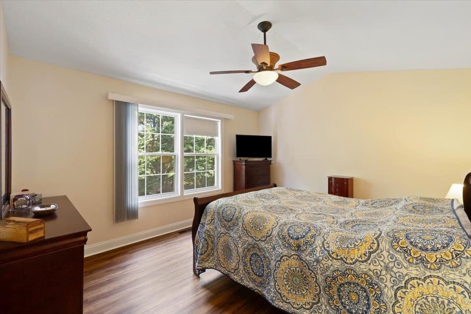 175 Kitty Lane, photo 18 of 34